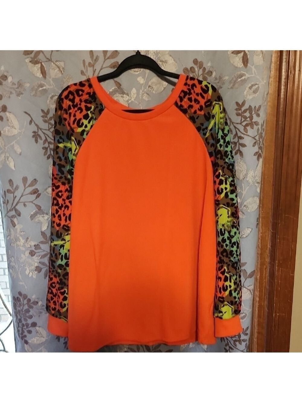 SHEIN Orange Leopard Print Raglan Sleeve Top